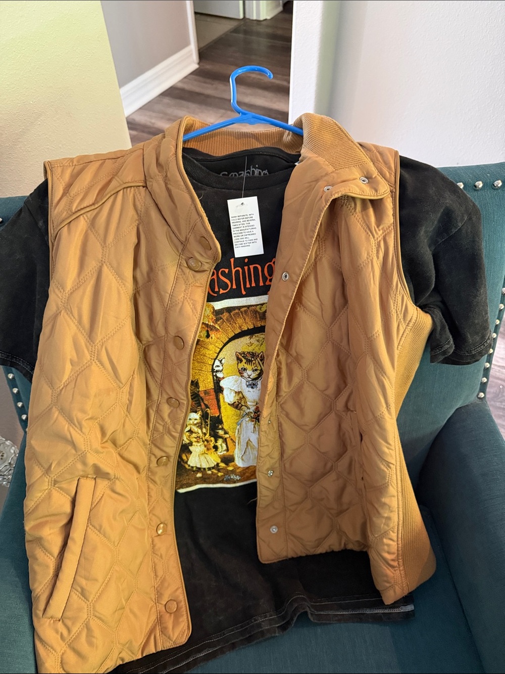 Casual Quilted Tan Short-Sleeve Layering Top pumpkins vest Chicos lrg